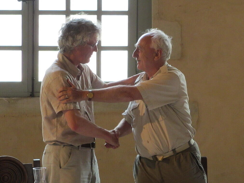 Jean Philippe Schütz hands over to Phil Morgan